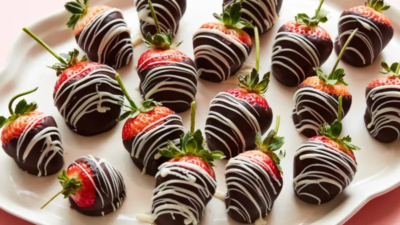 Chocolate-Dipped Strawberries