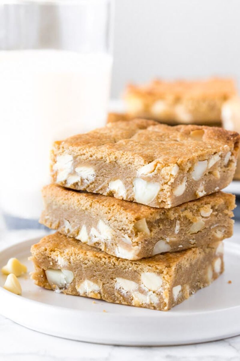 White Chocolate Macadamia Bars
