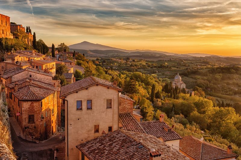 Montepulciano: Steep Streets and Valley Views