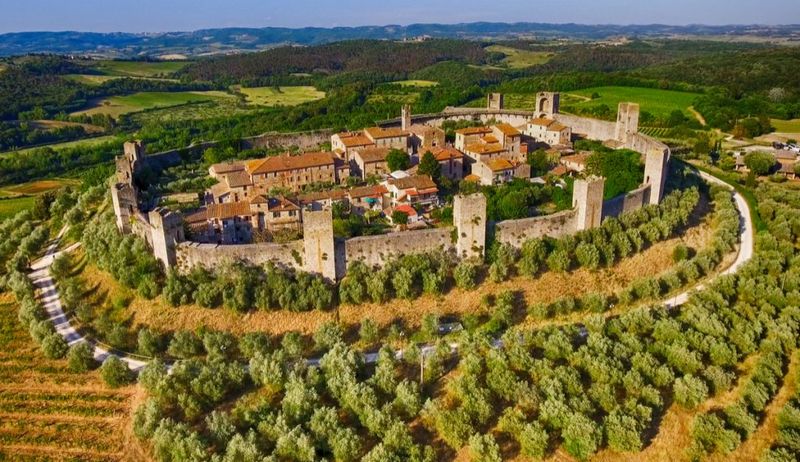 Monteriggioni: A Village Inside a Ring of Walls