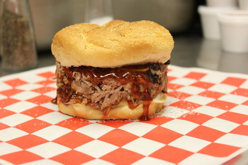 Old Hickory Bar-B-Q: Dayton's Straightforward Rib Sandwich