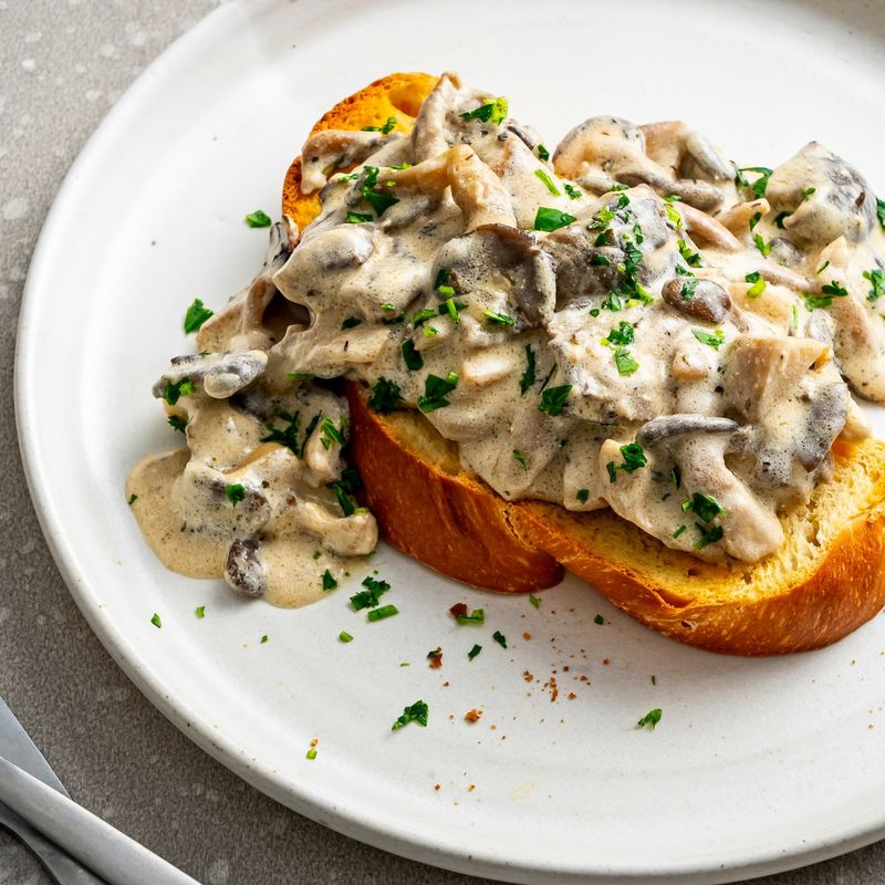 Garlicky Creamed Mushrooms