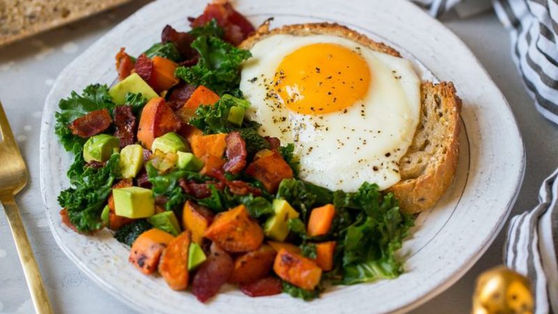 Breakfast Salad With Fried Eggs