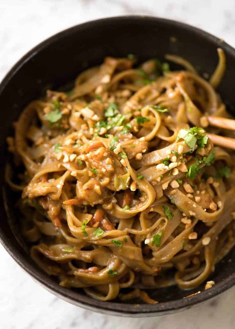 Egg Fried Noodles With Peanut Sauce