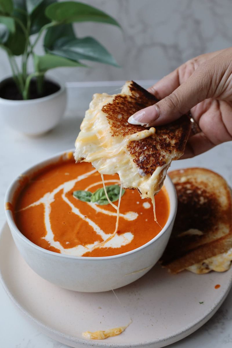 Cheesy Grilled Cheese Sandwich