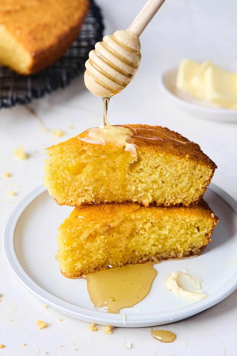 Cornmeal Cake With Honey Sauce