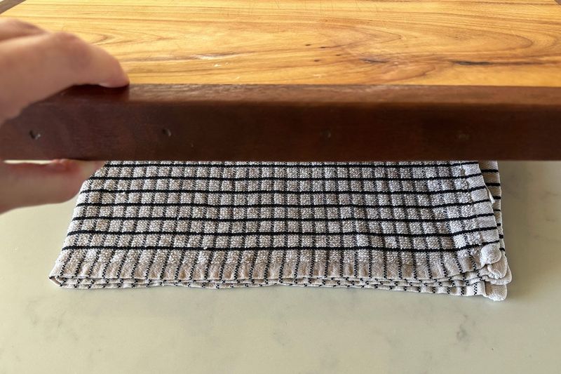 Steadying Your Cutting Board