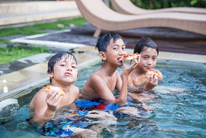 Swimming Must Wait an Hour After Lunch