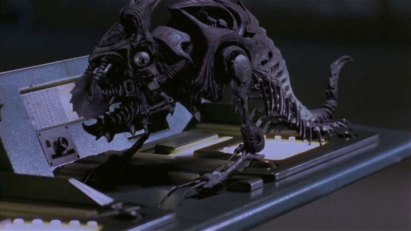 Screamers (1995): Machines That Learn to Hunt