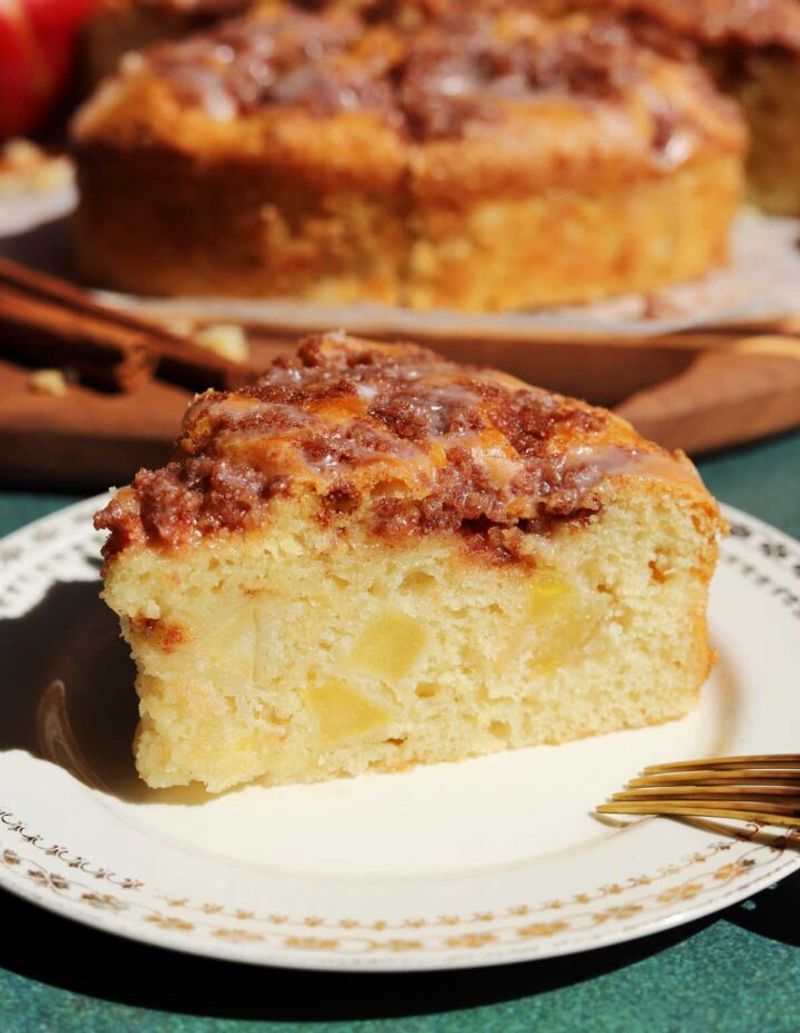 Apple Cinnamon Cake
