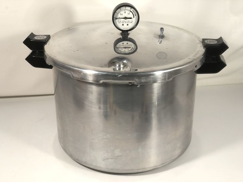 Pressure Cooker (1930s-1940s)