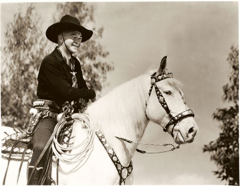 Hopalong Cassidy: A 1949 TV Pioneer