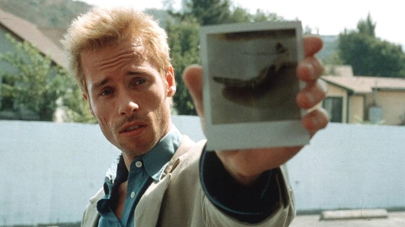 Memento (2000): Memory Makes a Shaky Map