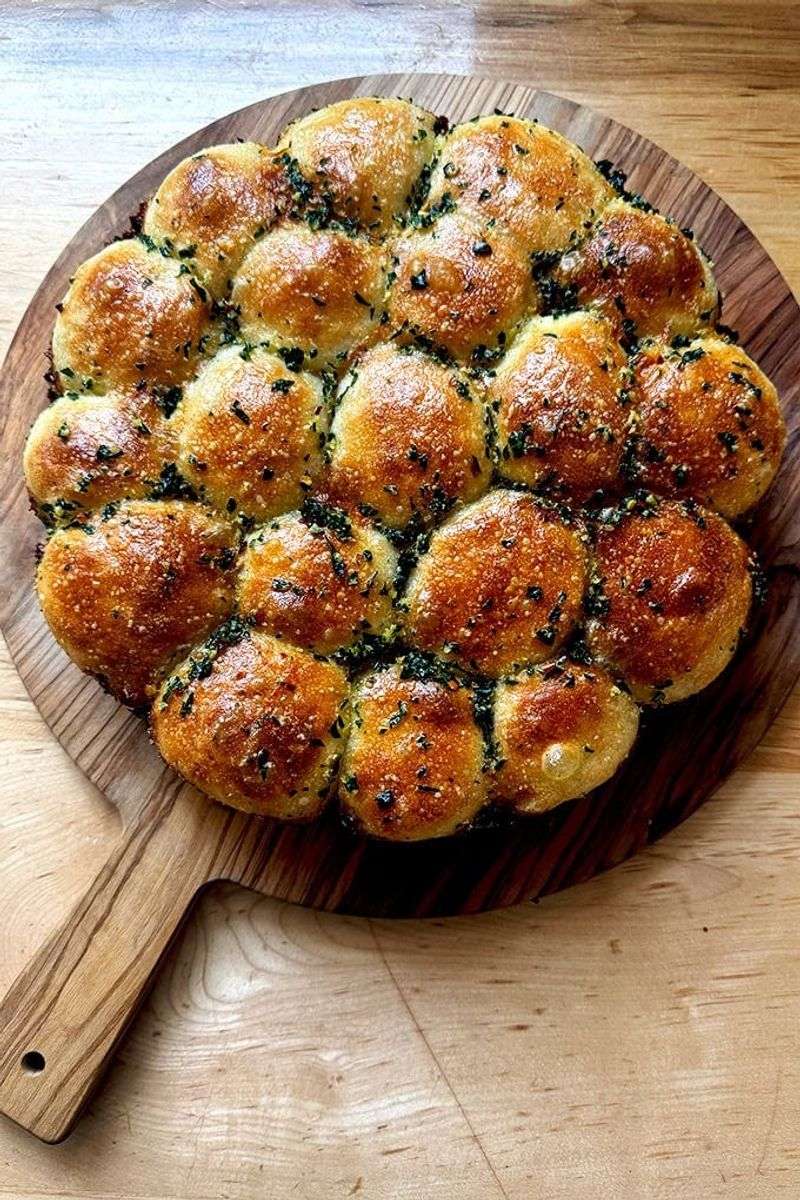 Garlic Herb Pull-Apart Bread