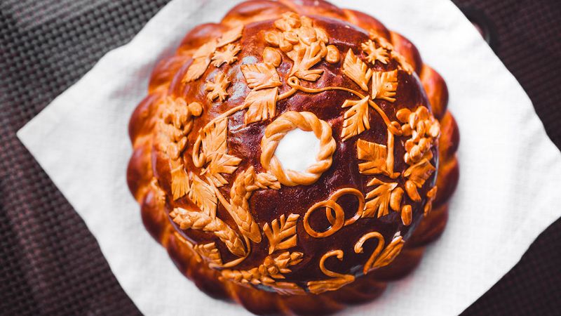 Russian Karavai Welcome Bread