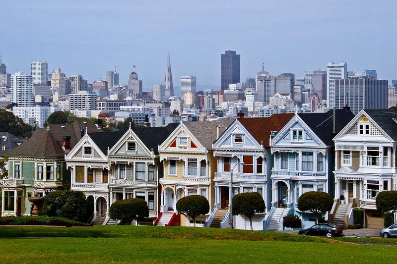 San Francisco, USA: Hills, Fog, and Colorful Homes
