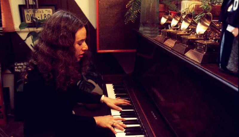 Carole King: The Familiar Voice at the Piano