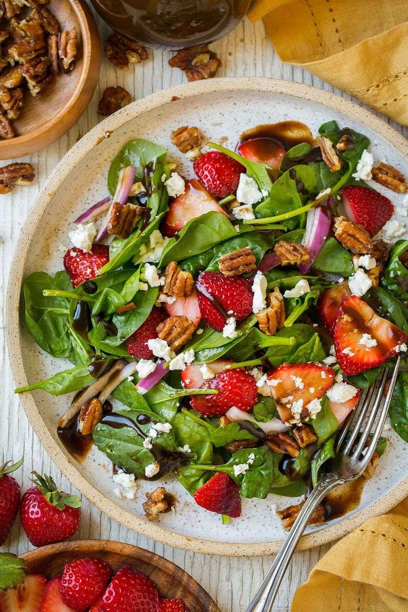 Spinach Salad With Candied Pecans